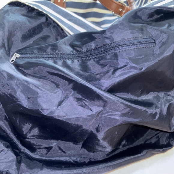 Navy Stripe Weekend/Carry On Travel Bag Canvas Nautical Beachy Adjustable Straps - Picture 10 of 11